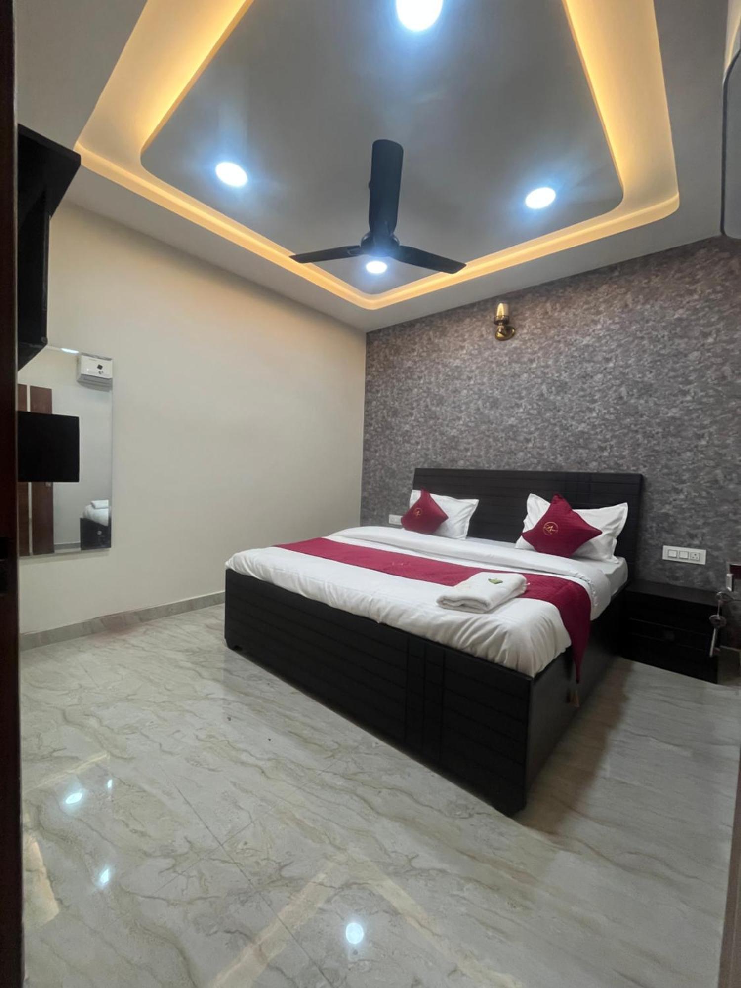 Hotel Royal A Ludhiana Exterior photo