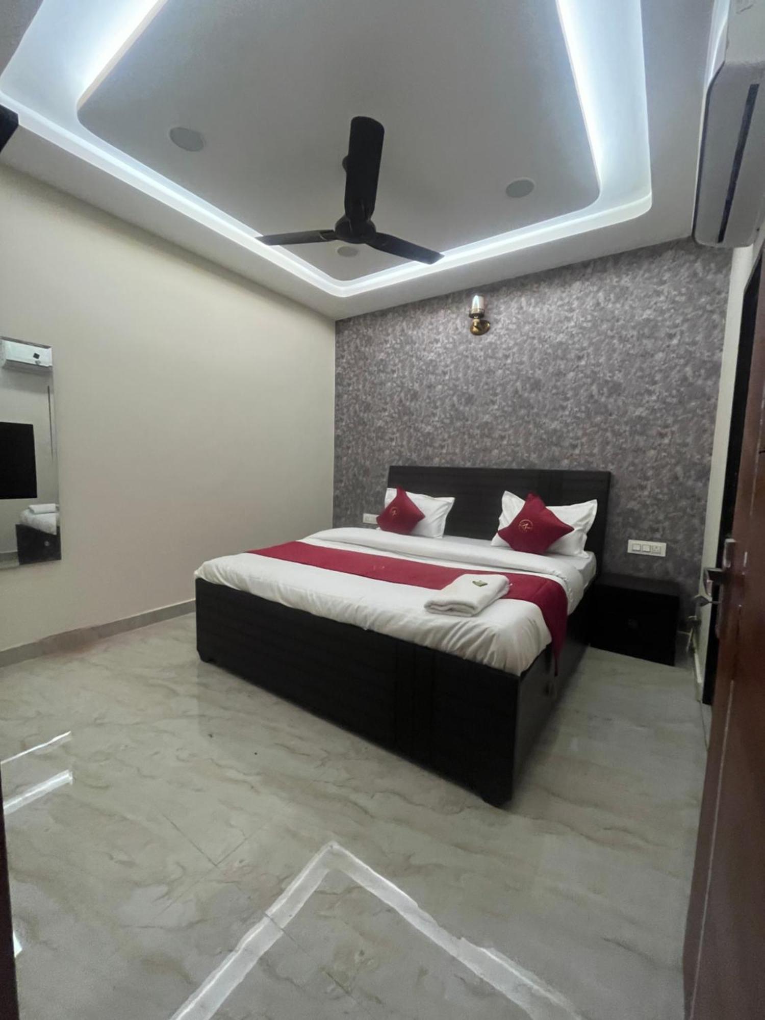 Hotel Royal A Ludhiana Exterior photo